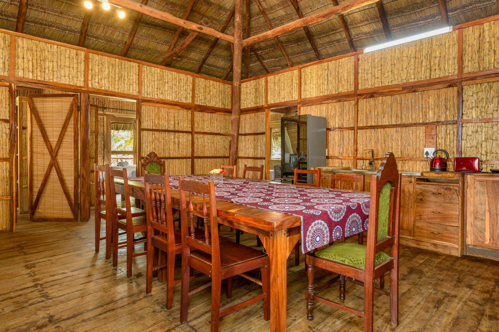 Ocean Pearl Beach Lodge Виланкулос Экстерьер фото